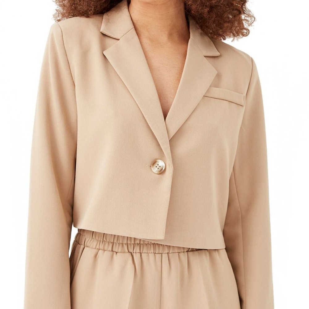 NWT! 4TH & RECKLESS Raine Beige Cropped Blazer‎ Medium